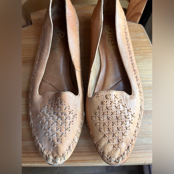 Vintage Flat Embroidered Leather Shoes - Caramel Tan Colour 🫶🏻 - Picture 2 of 4
